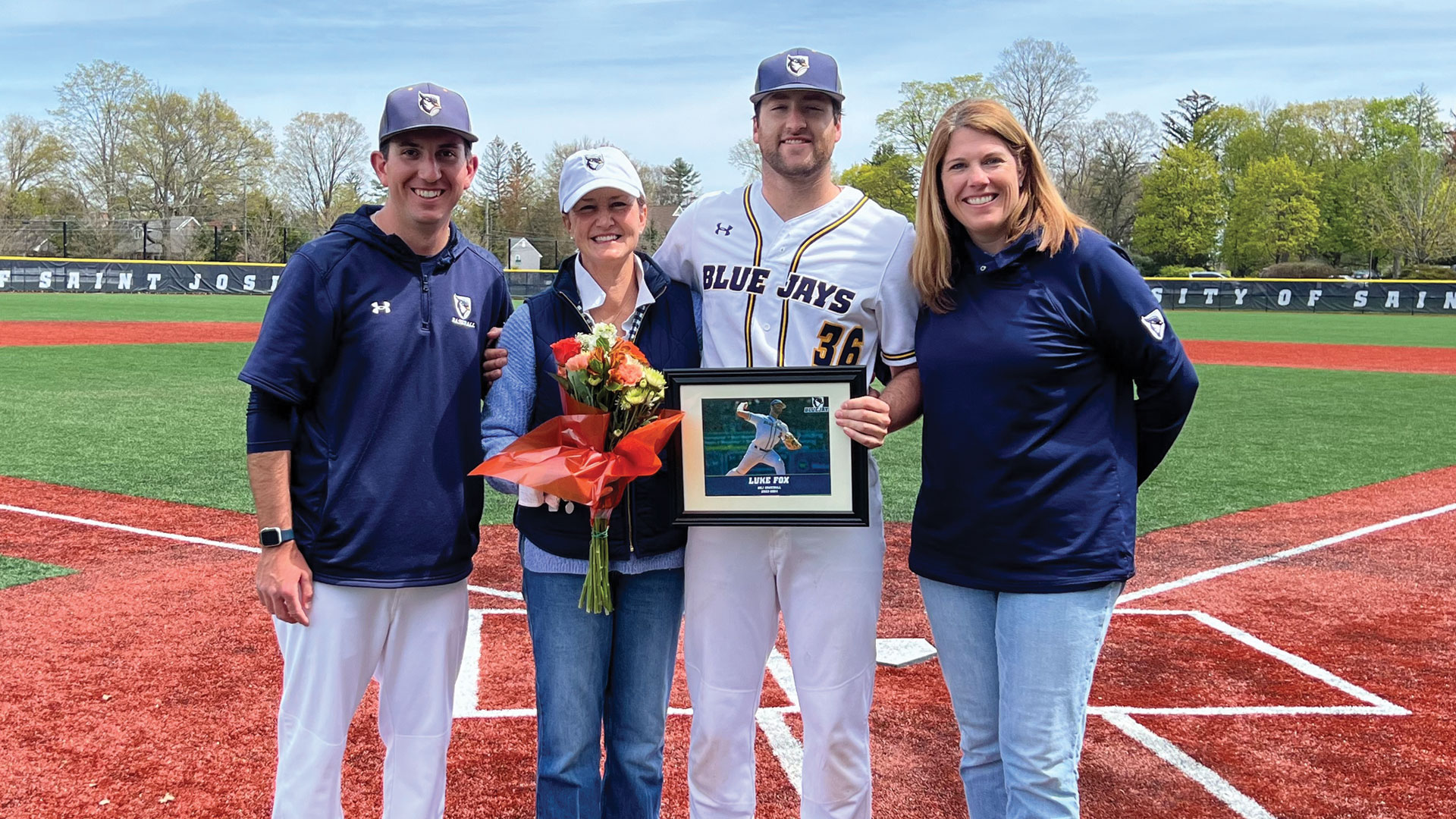Baseball Splits Senior Day Doubleheader With Albertus Magnus on Saturday