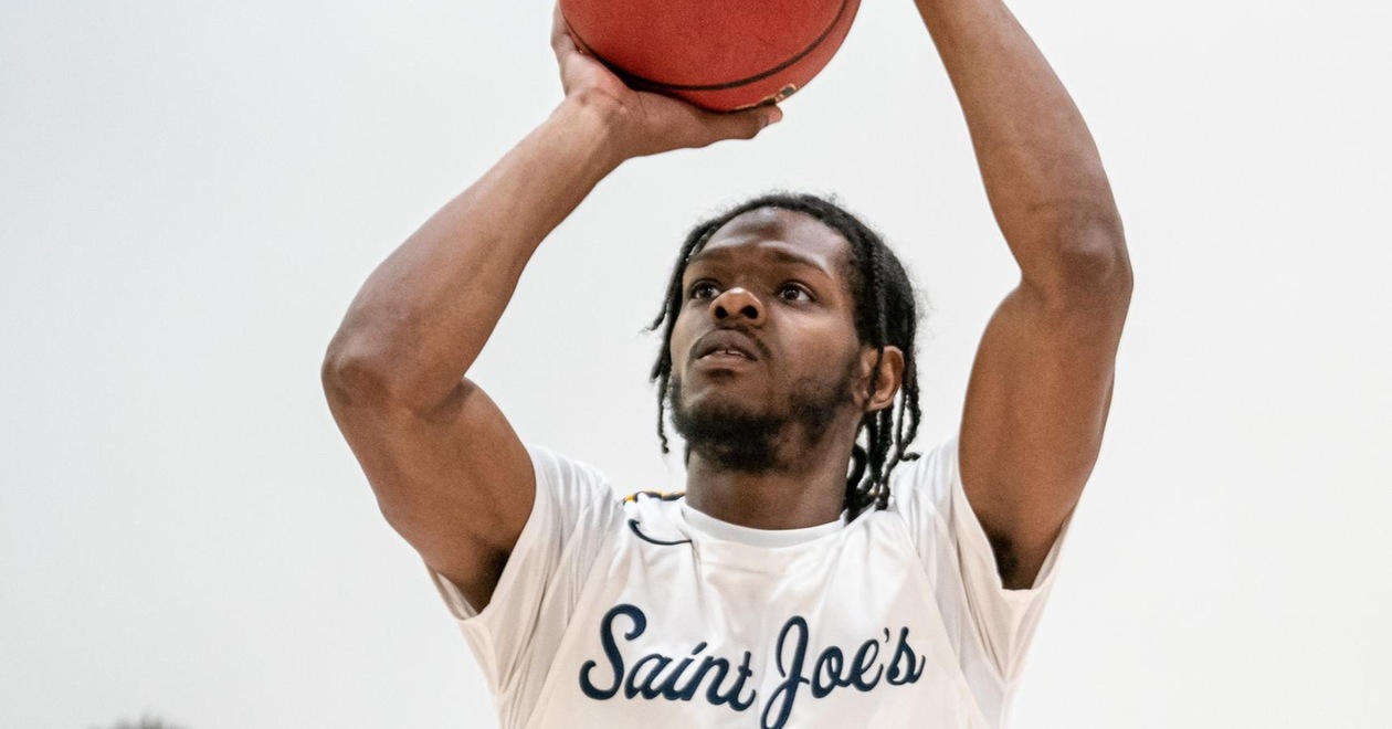 No. 5 Men's Basketball Stays Undefeated, Handles Elms, 86-60