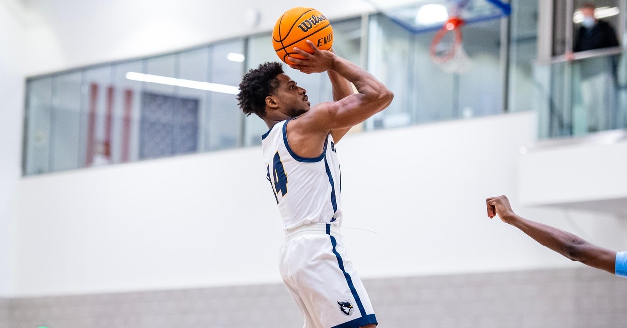 Hartford Duo Powers Top-Ranked Blue Jays Over Albertus, 83-69