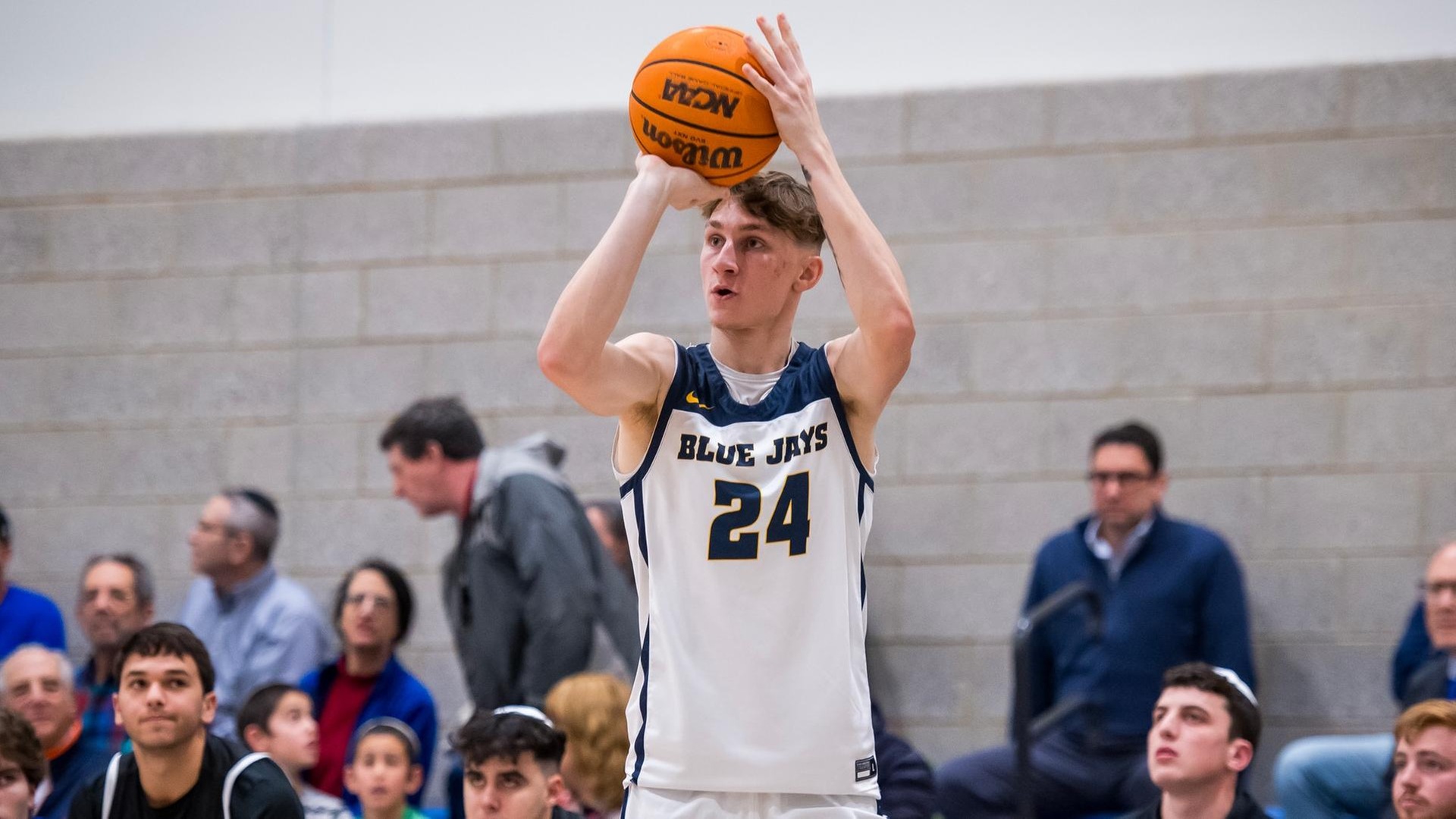 Men's Basketball Leads Wire-To-Wire, Defeats SJC on the Road to Begin GNAC Play