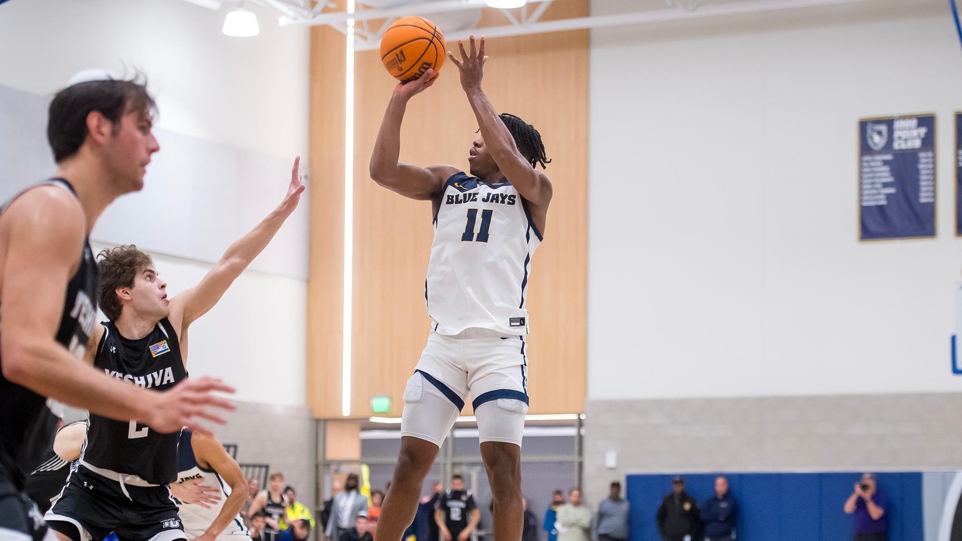 Altenor Nets Game-Winner to Lift Men's Hoops Over Yeshiva in Season Opener