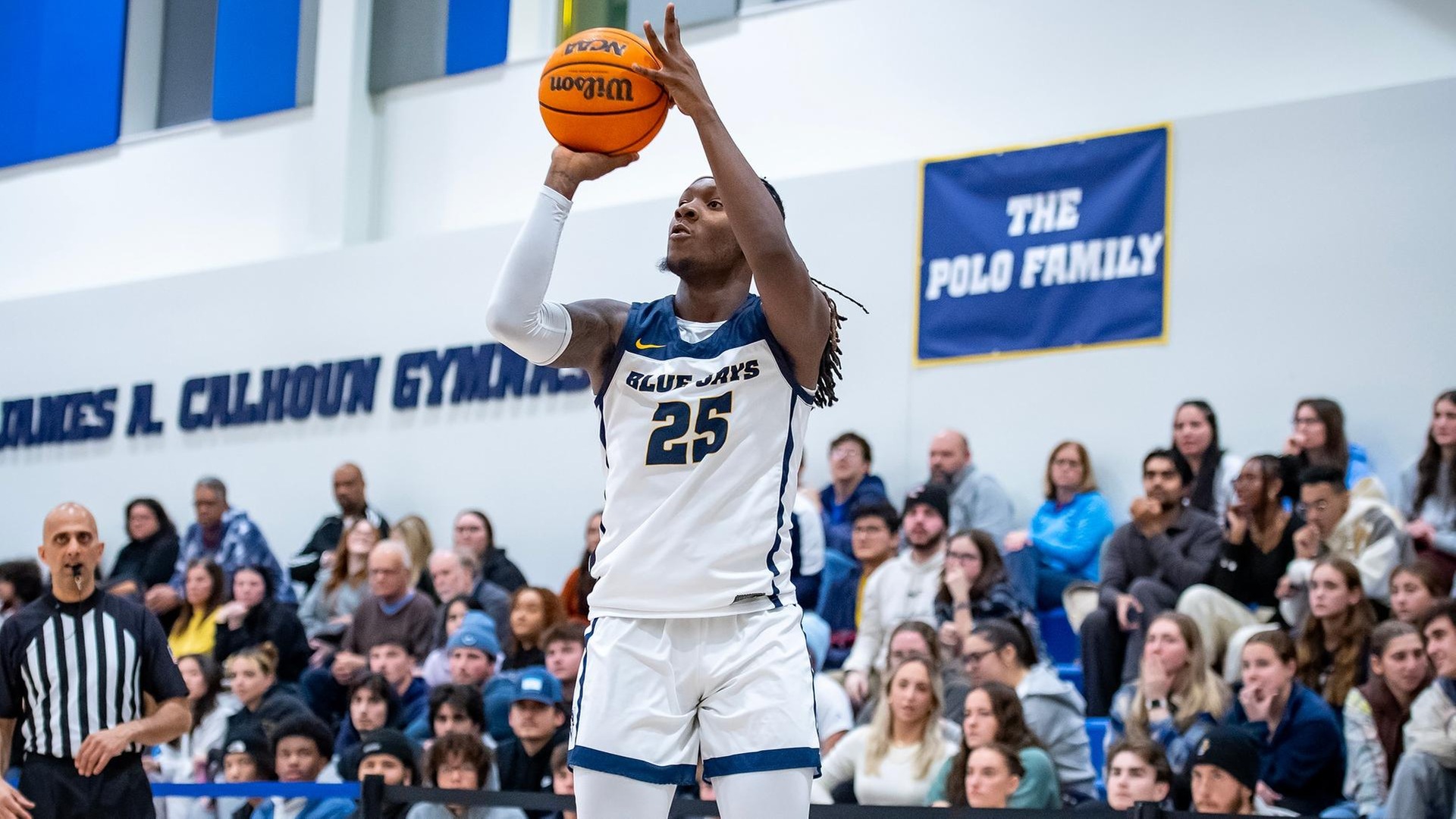 Men's Hoops Comes Up Short Versus No. 12 Tufts Wednesday Night, 86-77