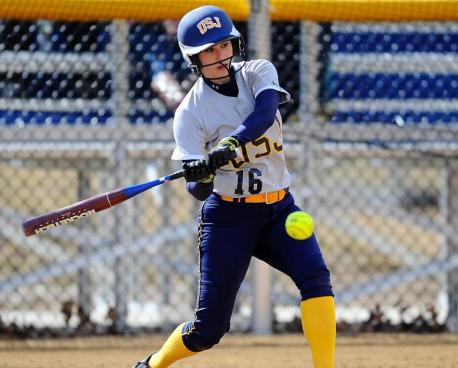 Softball Sweeps GNAC Front-runner Norwich
