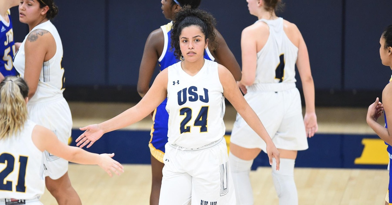 Women's Hoops Wins GNAC Sportsmanship Award