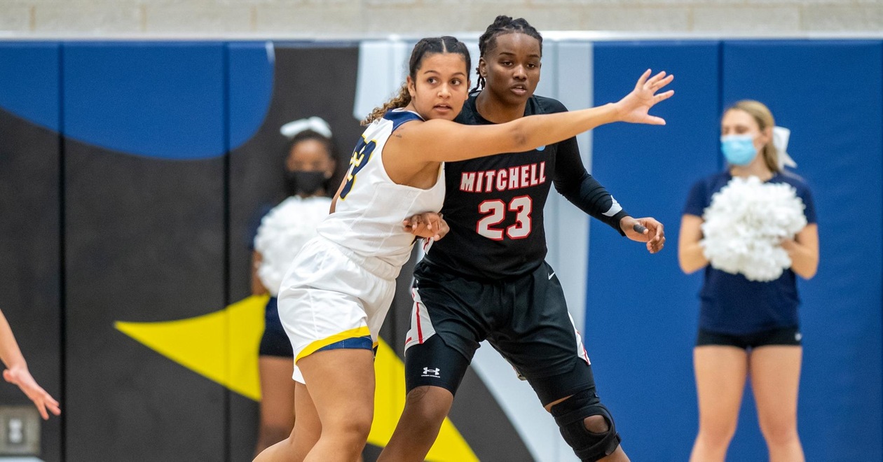 Women's Hoops Drops GNAC Contest To Monks Tuesday, 71-52