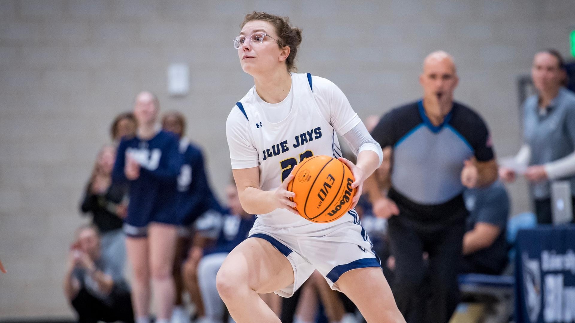 Women's Hoops Handles Sage, 73-32, to Close Out 25th Annual USJ Tip-Off Tournament