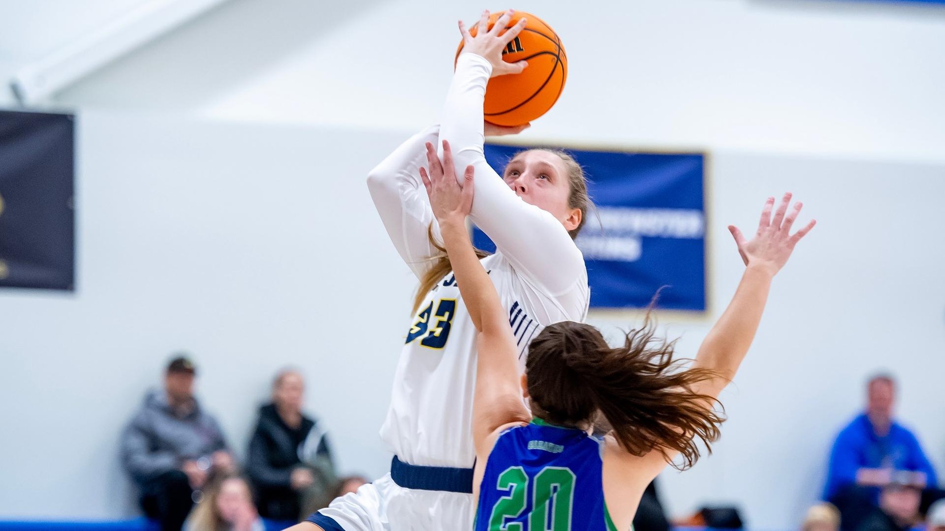 Women's Hoops Uses Big Fourth Quarter to Secure Comeback Victory at Home Over John Jay