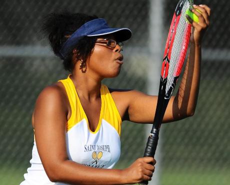Tennis Team Edged by Anna Maria, 5-4