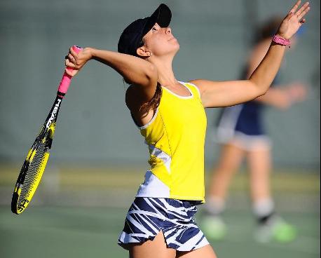 Simmons Tops USJ Tennis