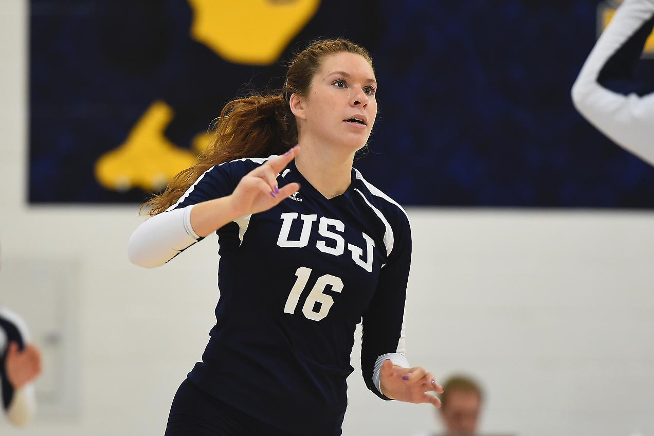 Volleyball Drops a Pair at Mount Holyoke Tri-Match